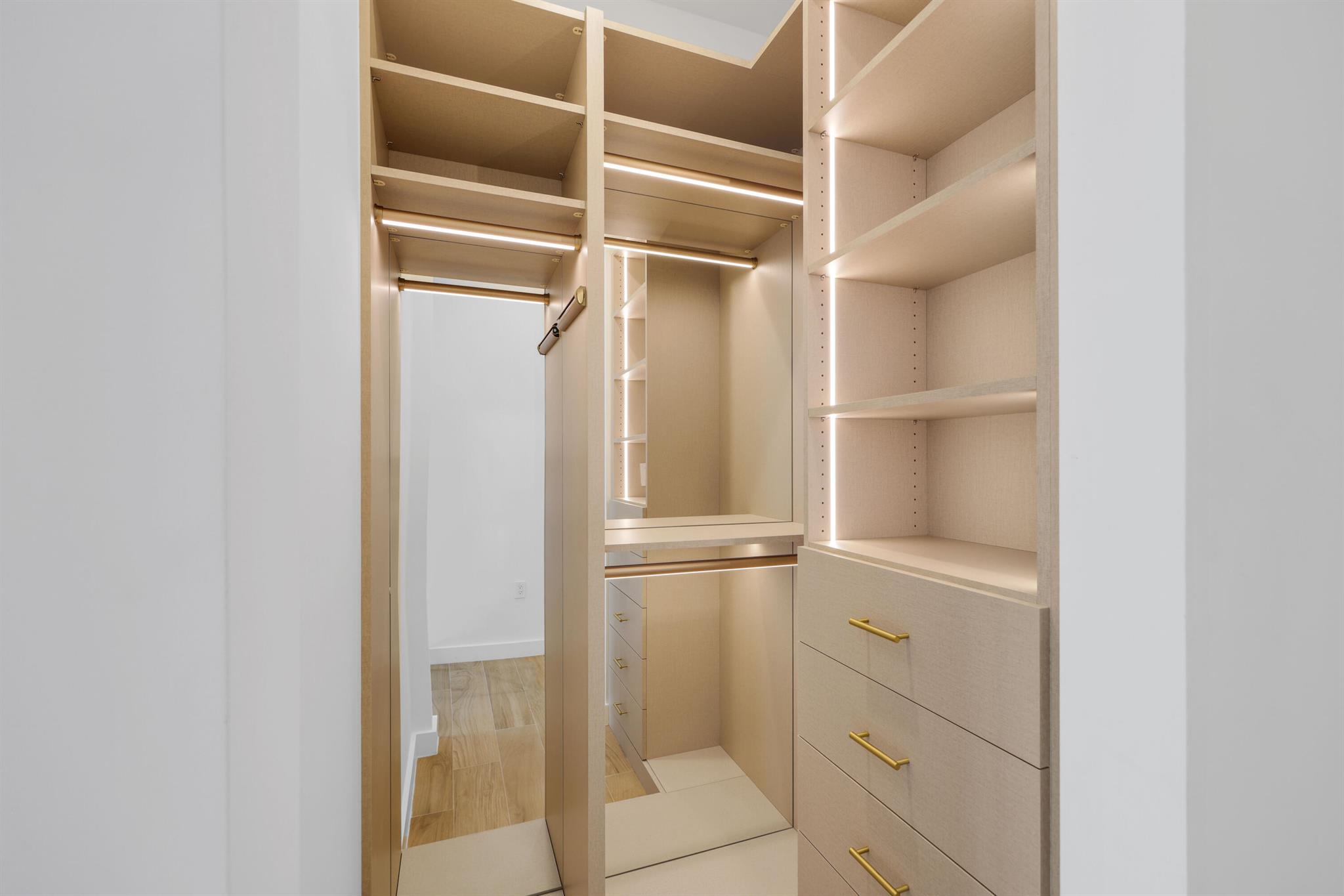 2655 S Bayshore Dr #902 Miami, FL 33133