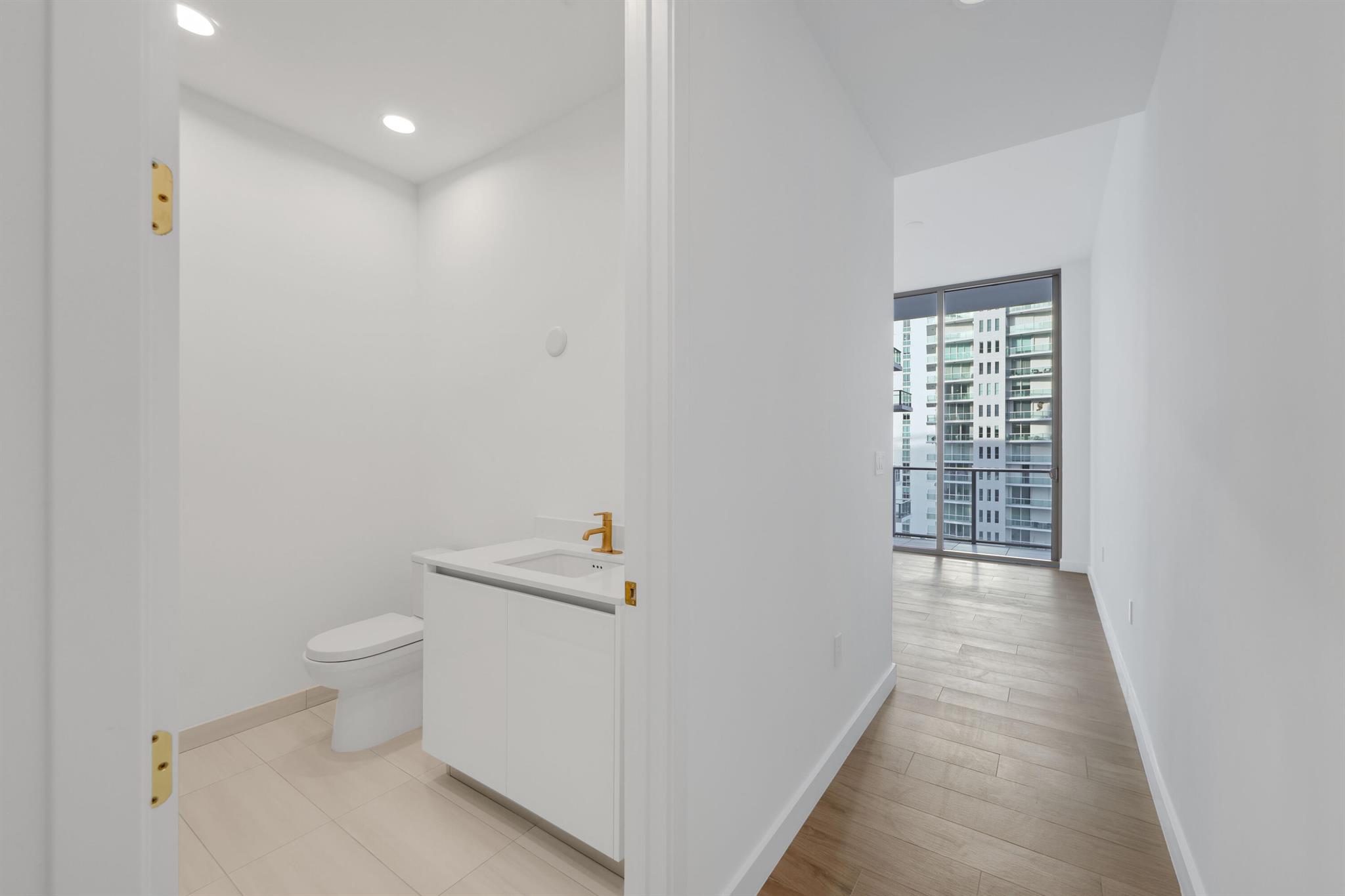 2655 S Bayshore Dr #902 Miami, FL 33133