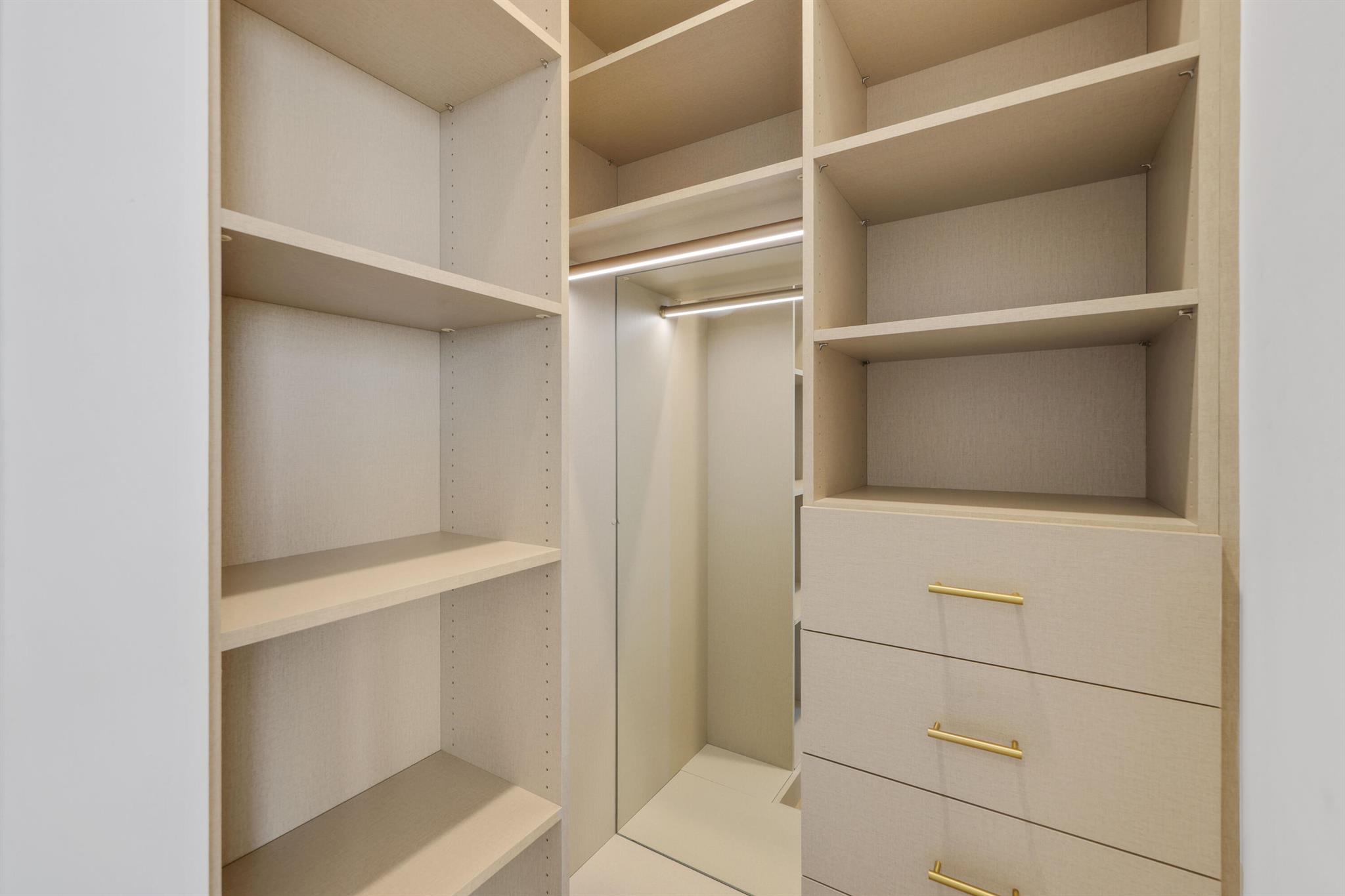 2655 S Bayshore Dr #902 Miami, FL 33133