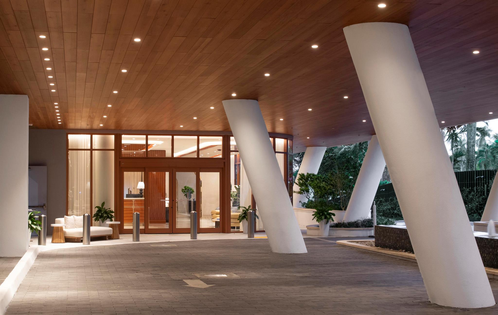 2655 S Bayshore Dr #902 Miami, FL 33133