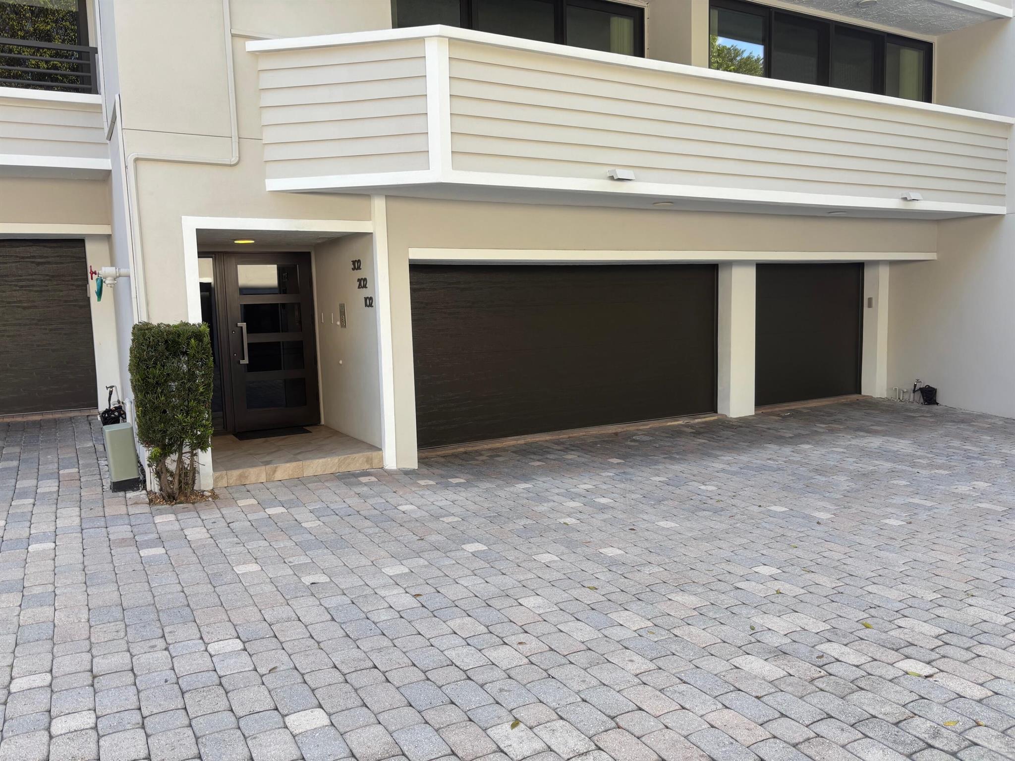 1170 Hillsboro Mile #302 Hillsboro Beach, FL 33062