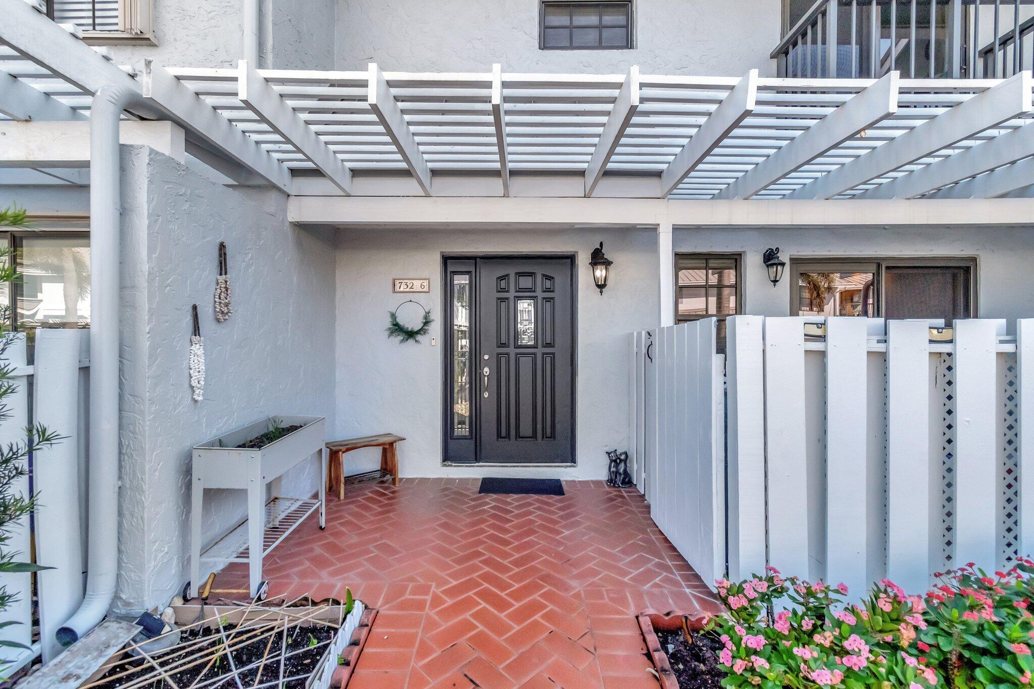 732 NE 12th Ter #6 Boynton Beach, FL 33435
