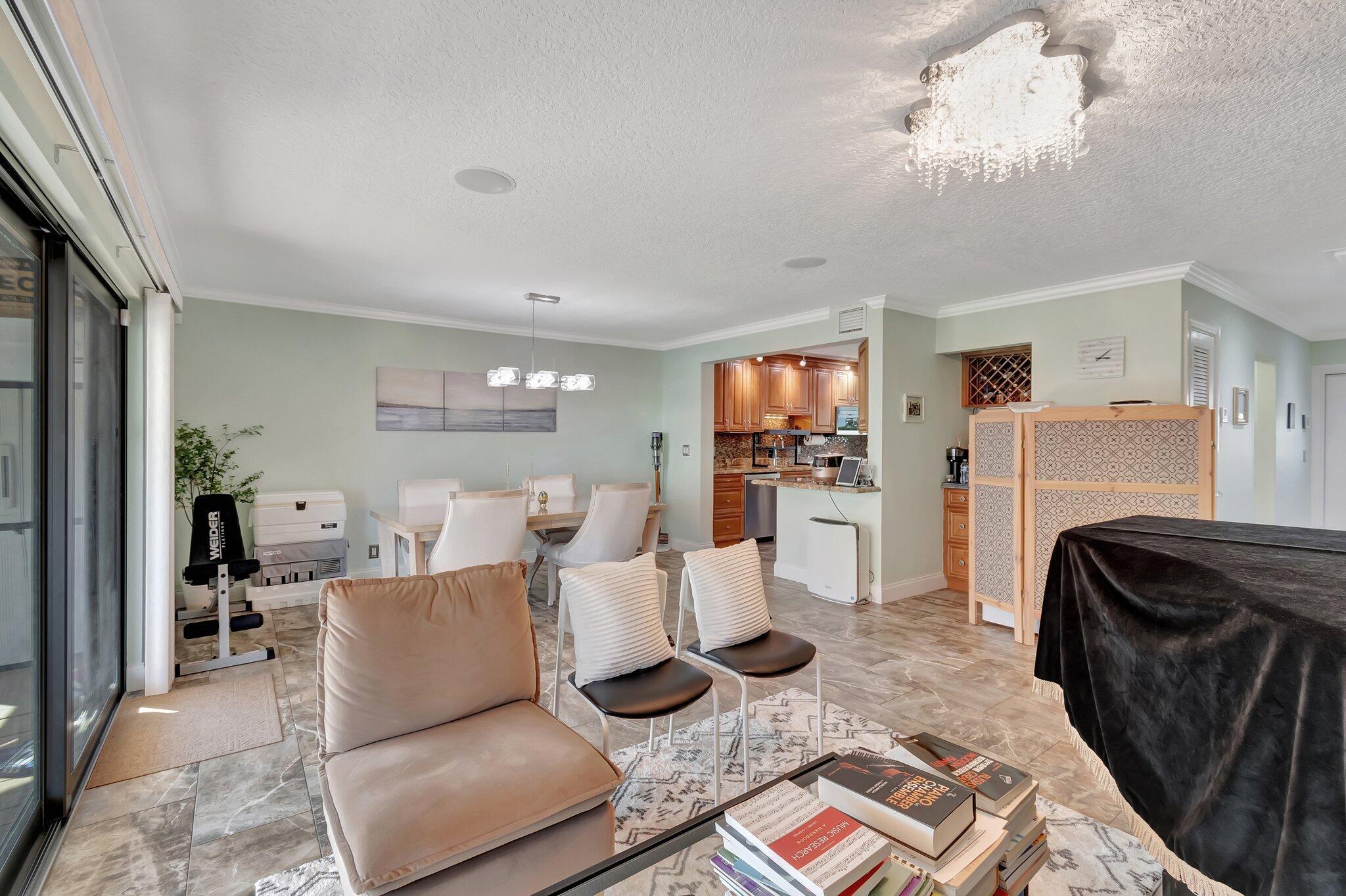 732 NE 12th Ter #6 Boynton Beach, FL 33435