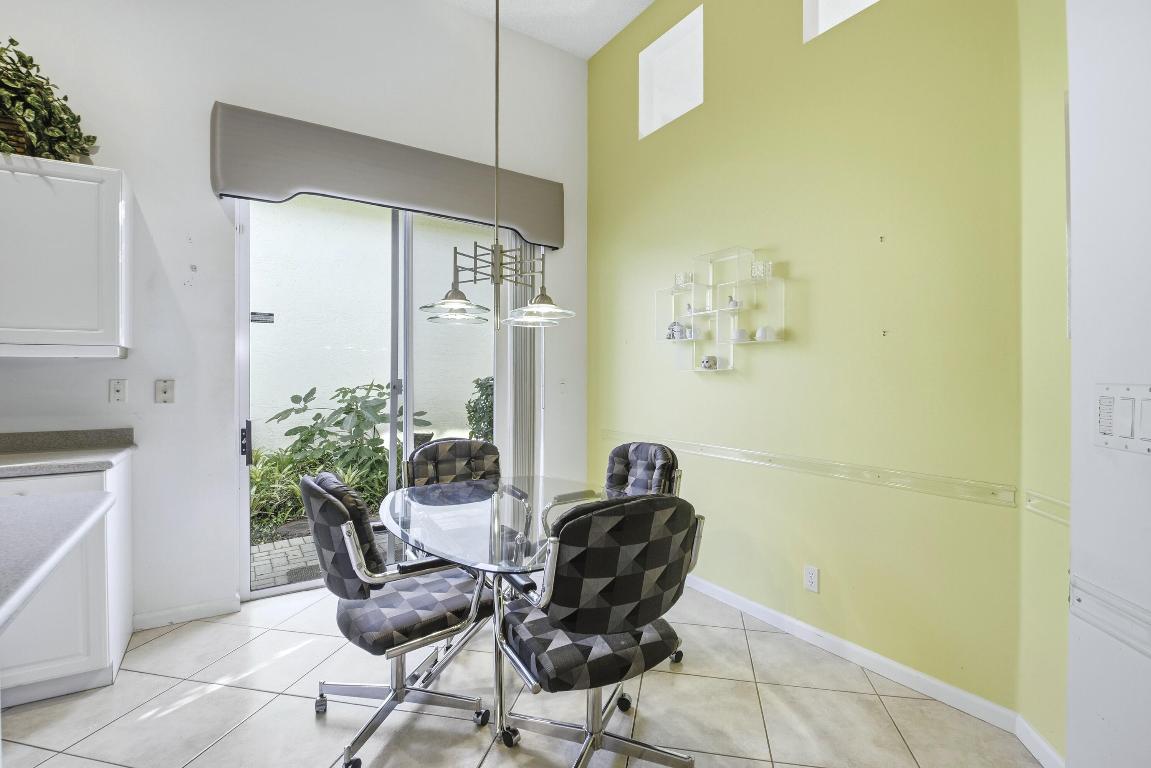 7737 Rockford Rd Boynton Beach, FL 33472