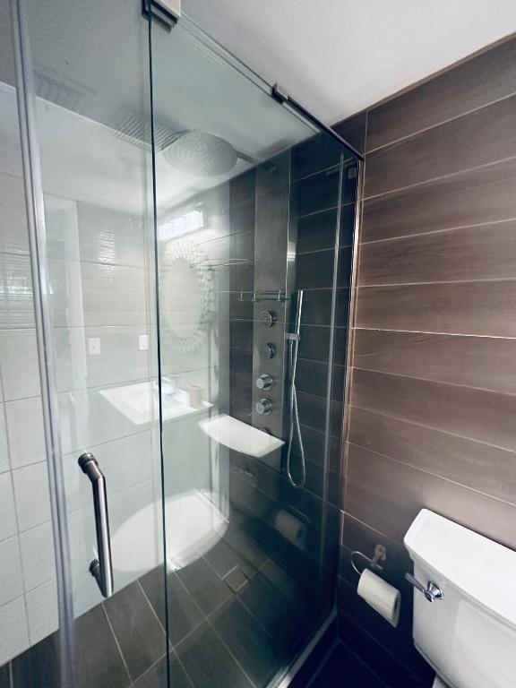 4260 Village #B Delray Beach, FL 33445