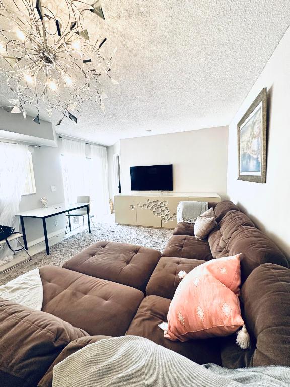 4260 Village #B Delray Beach, FL 33445