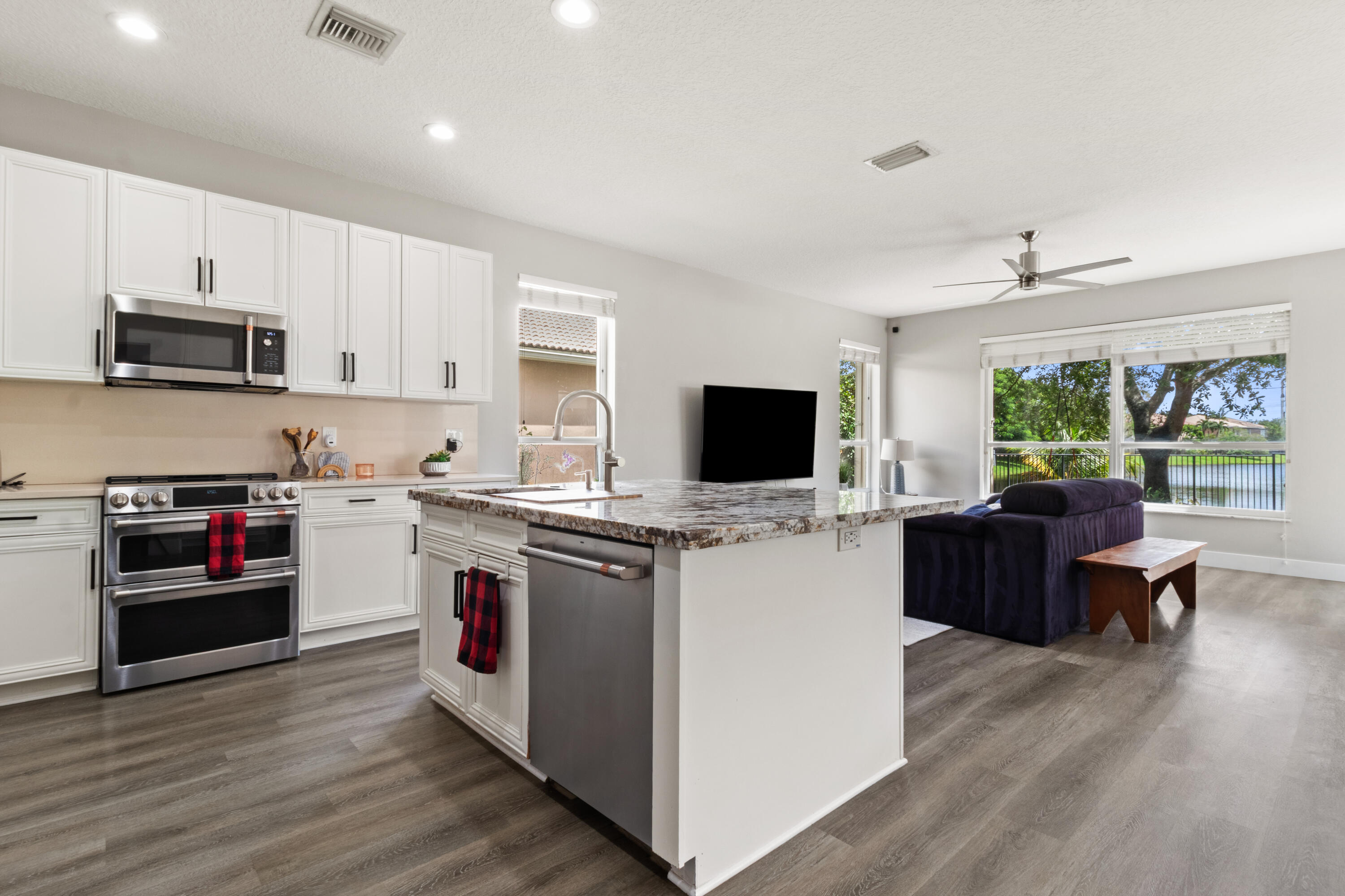 4166 Wellington Shores Wellington, FL 33449