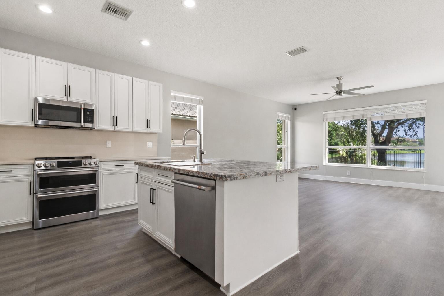 4166 Wellington Shores Wellington, FL 33449