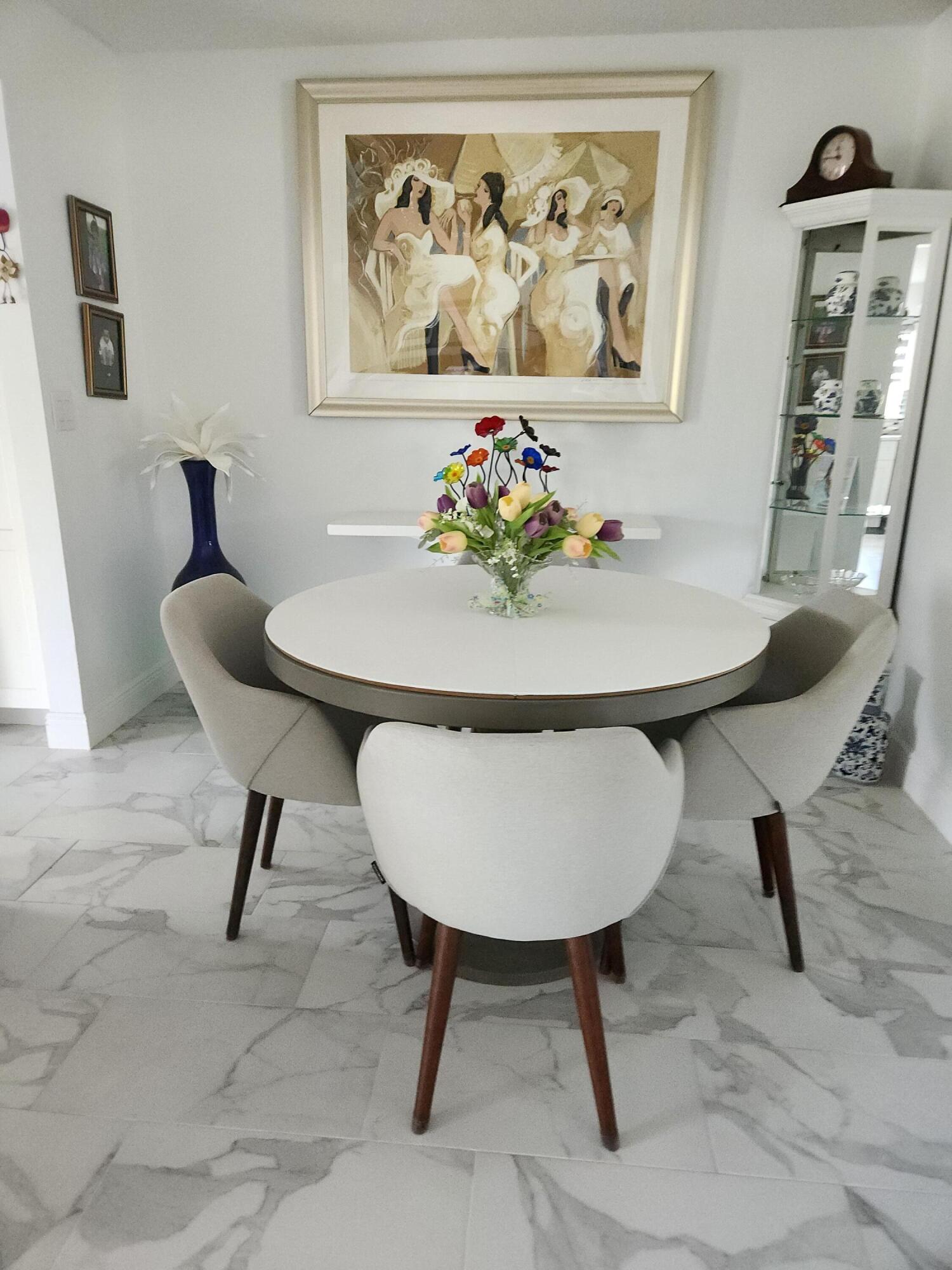 3951 Via Poinciana #214