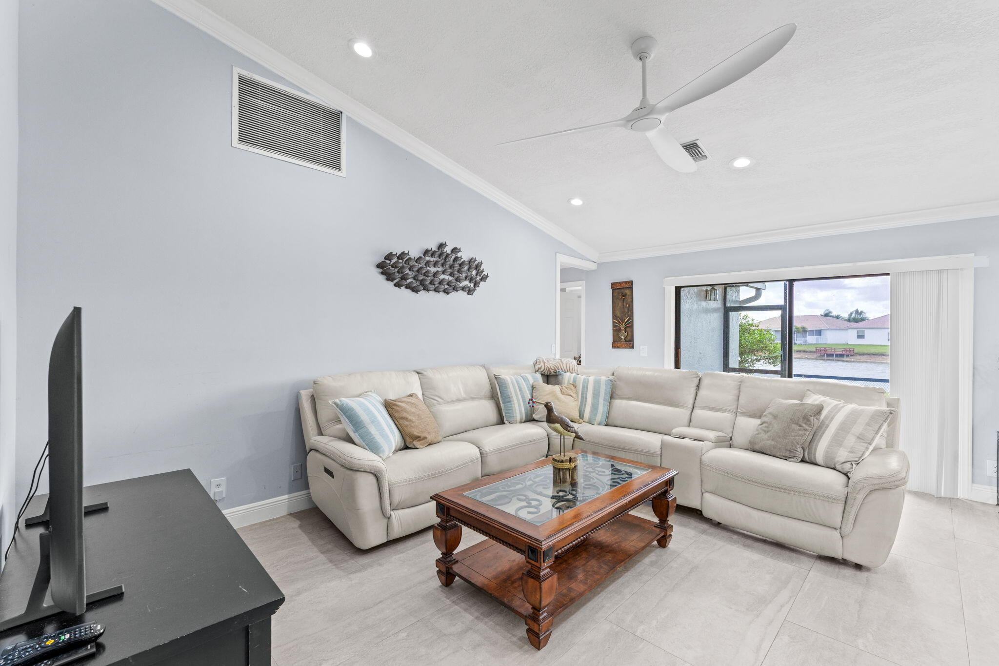 5637 Egret Isle Lake Worth, FL 33467