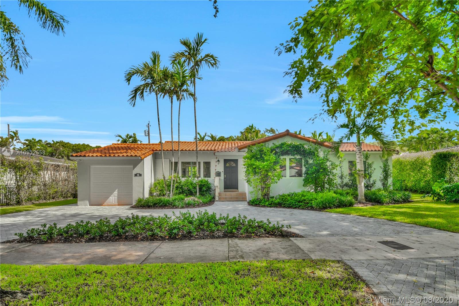815 Medina Ave