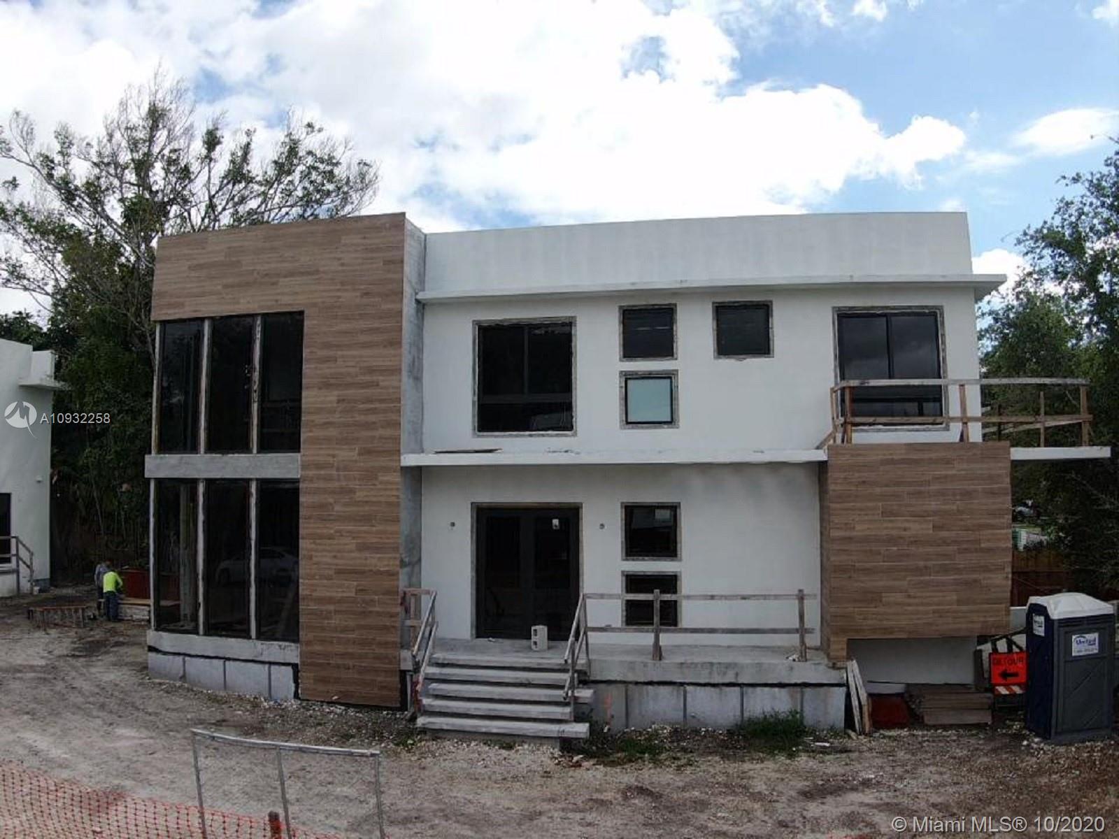 3379 Oak Ave Miami, FL 33133