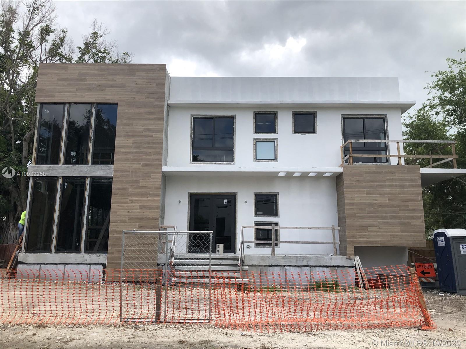 3379 Oak Ave Miami, FL 33133