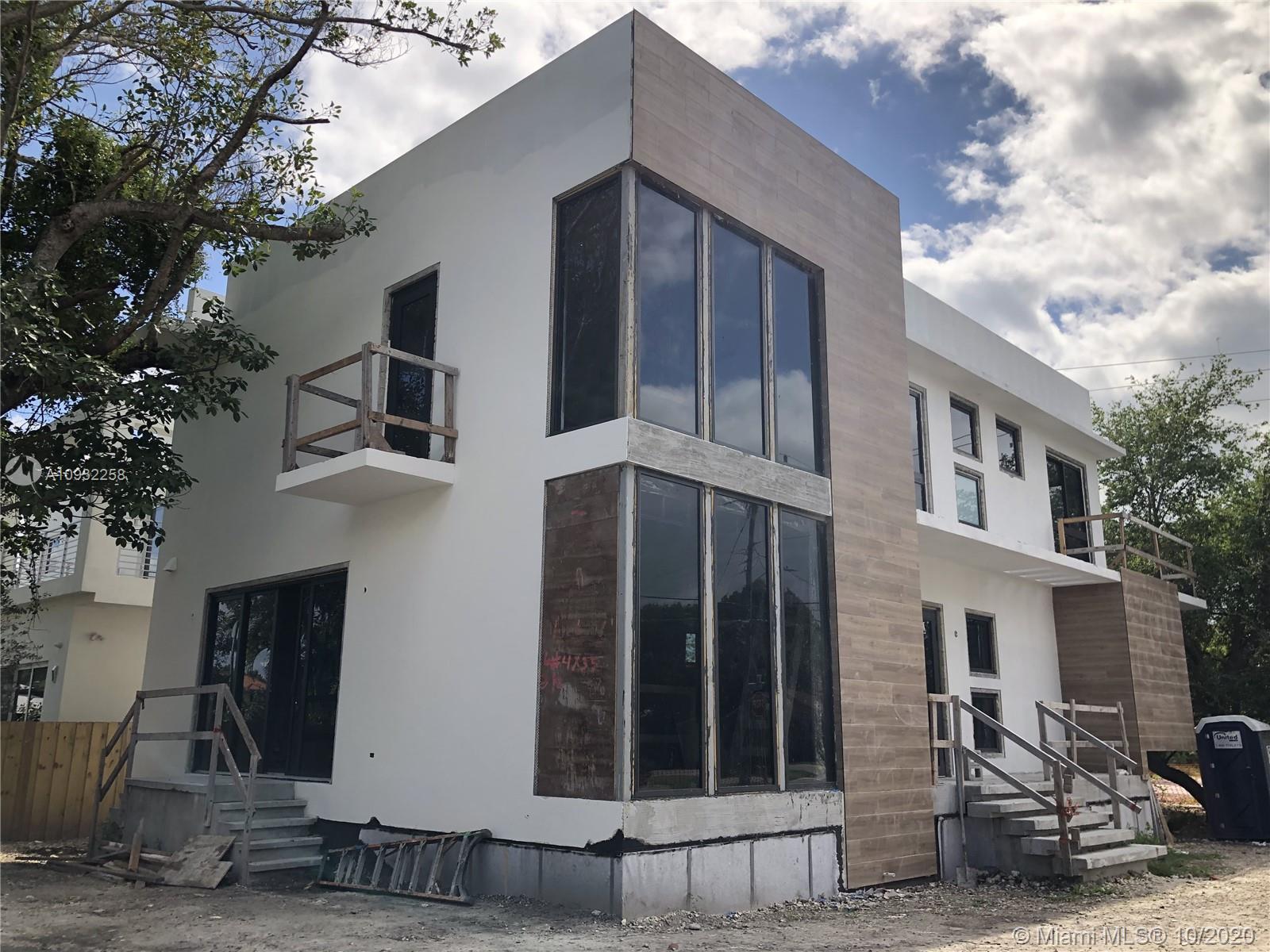 3379 Oak Ave Miami, FL 33133