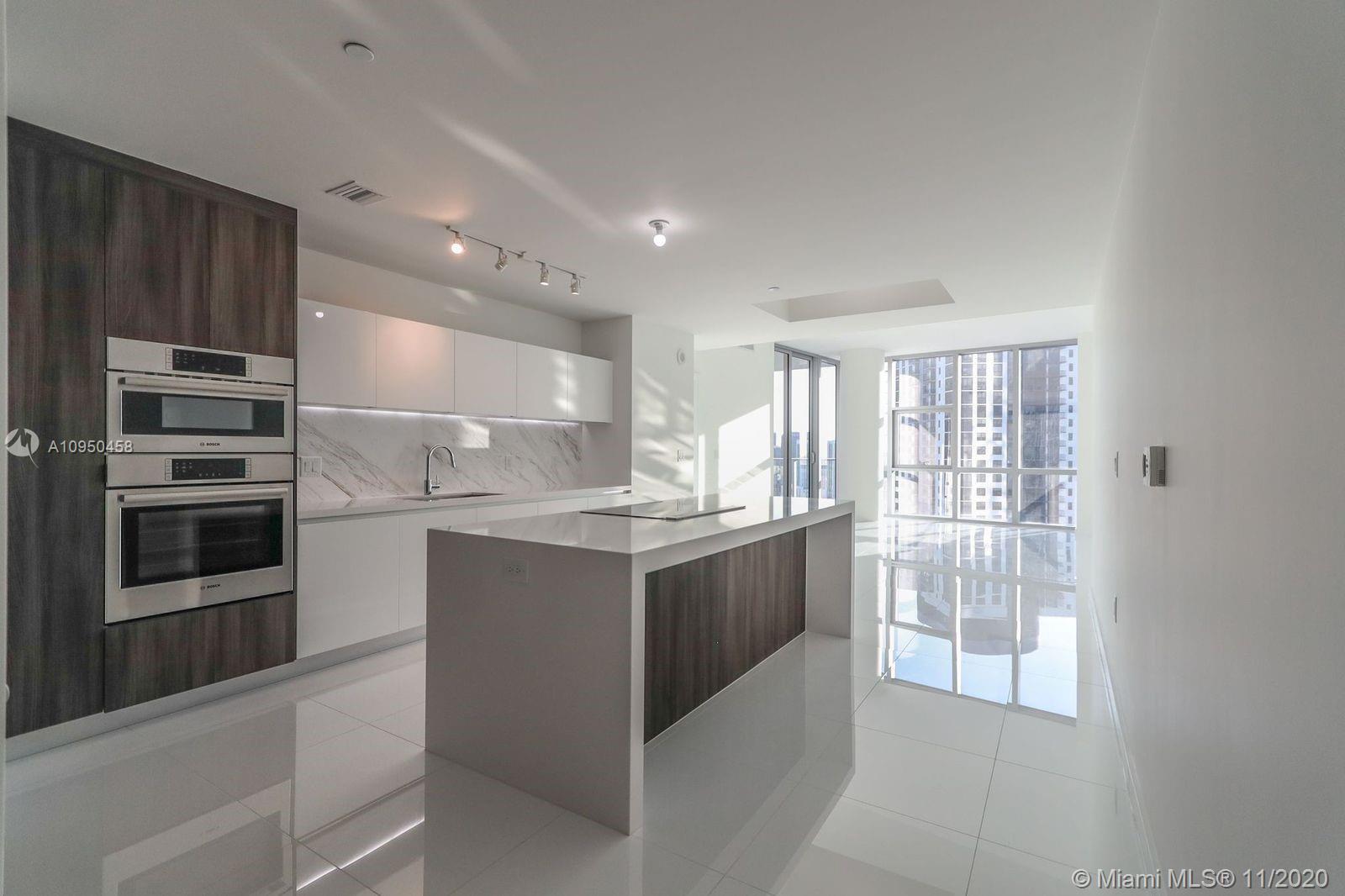 851 NE 1st Av #3011