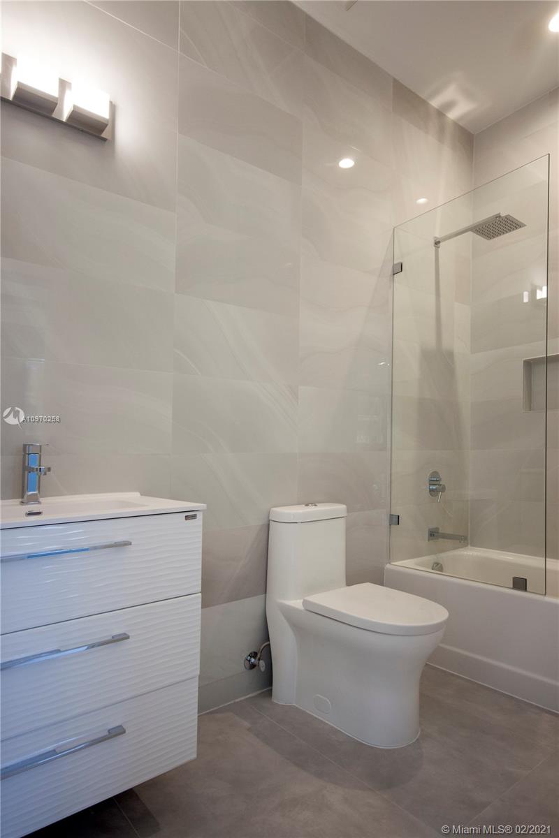 3227 Day Ave #3227 Miami, FL 33133