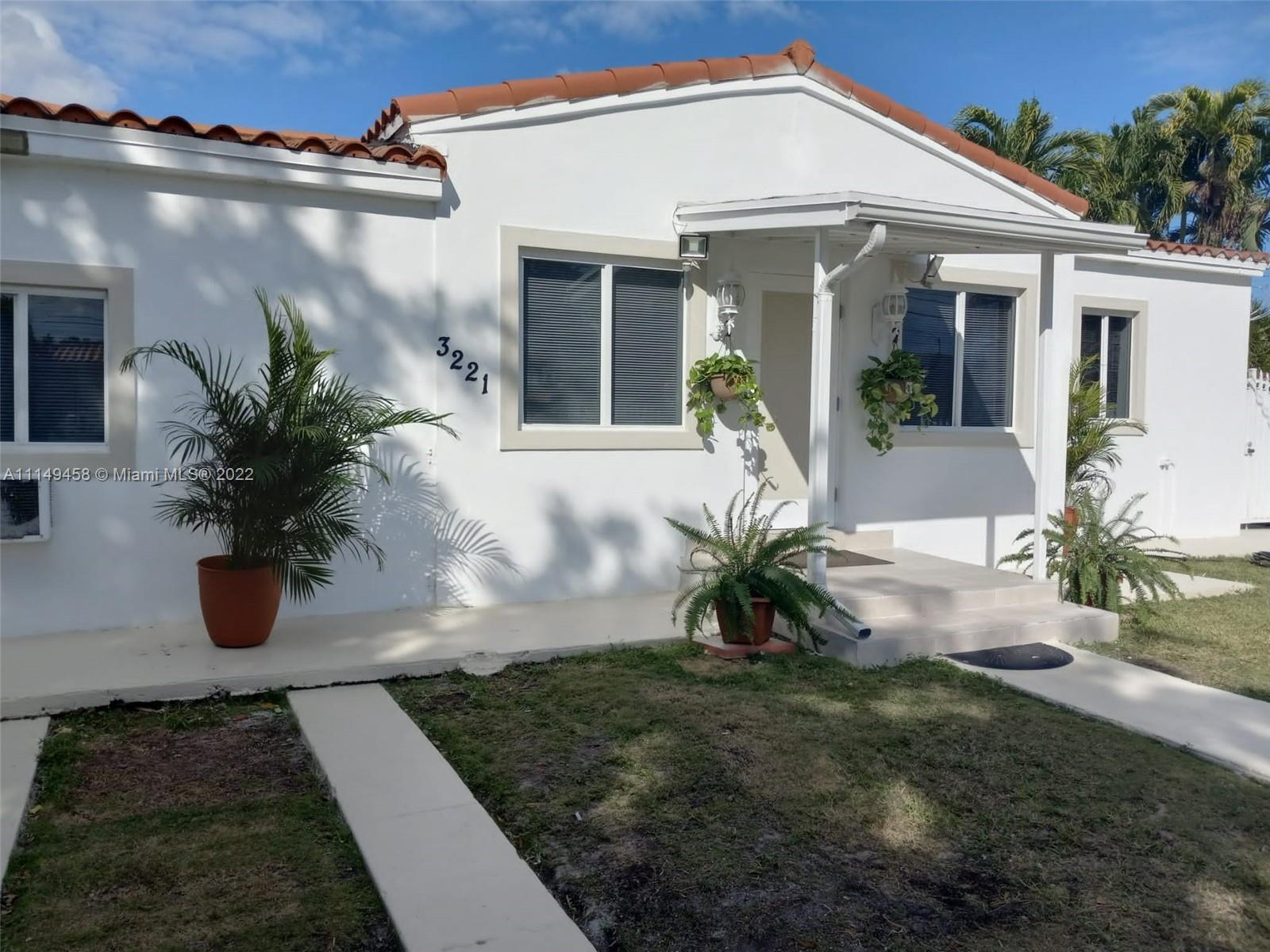 3221 NW 18th St