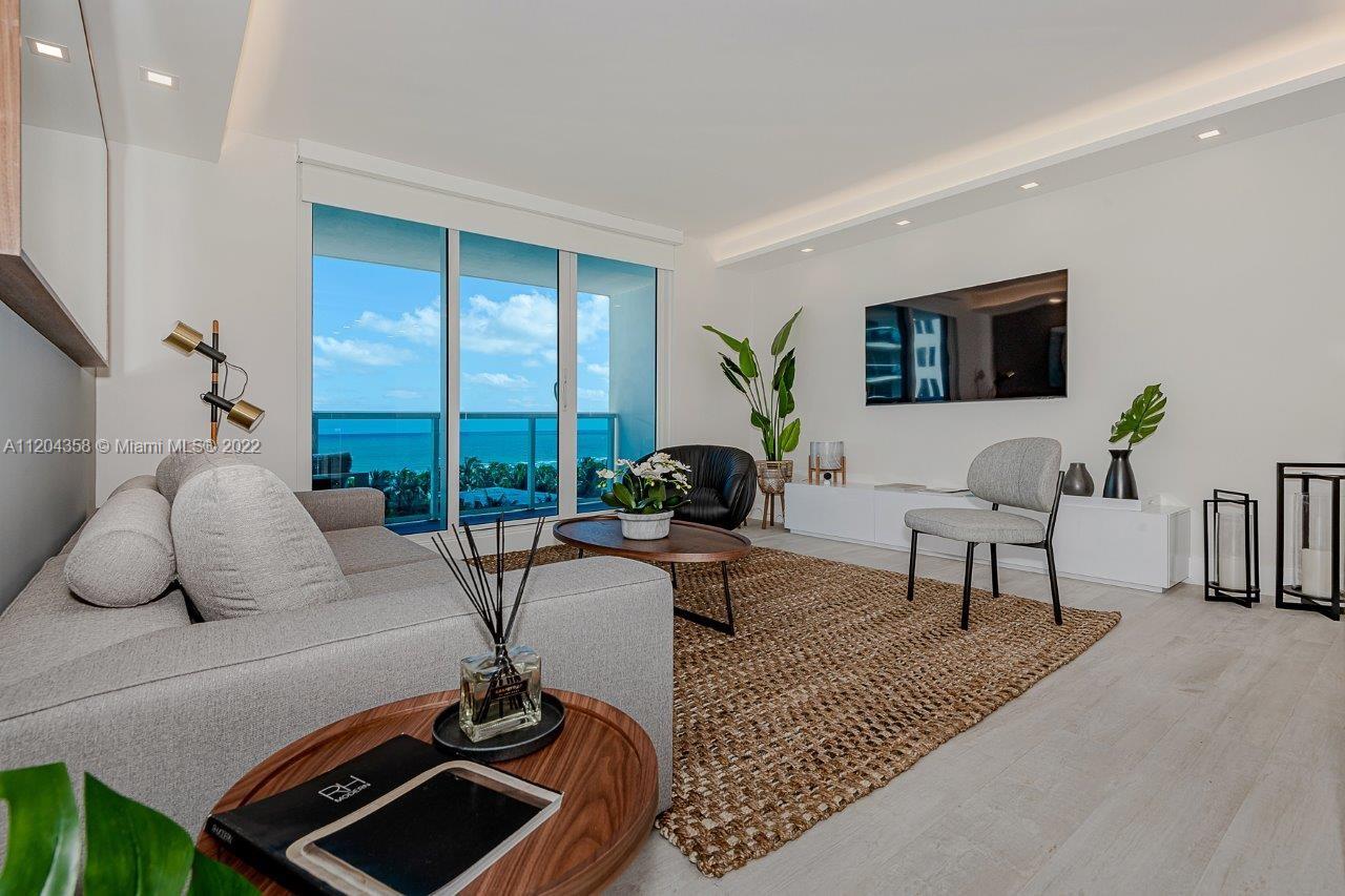 2301 Collins Ave #739
