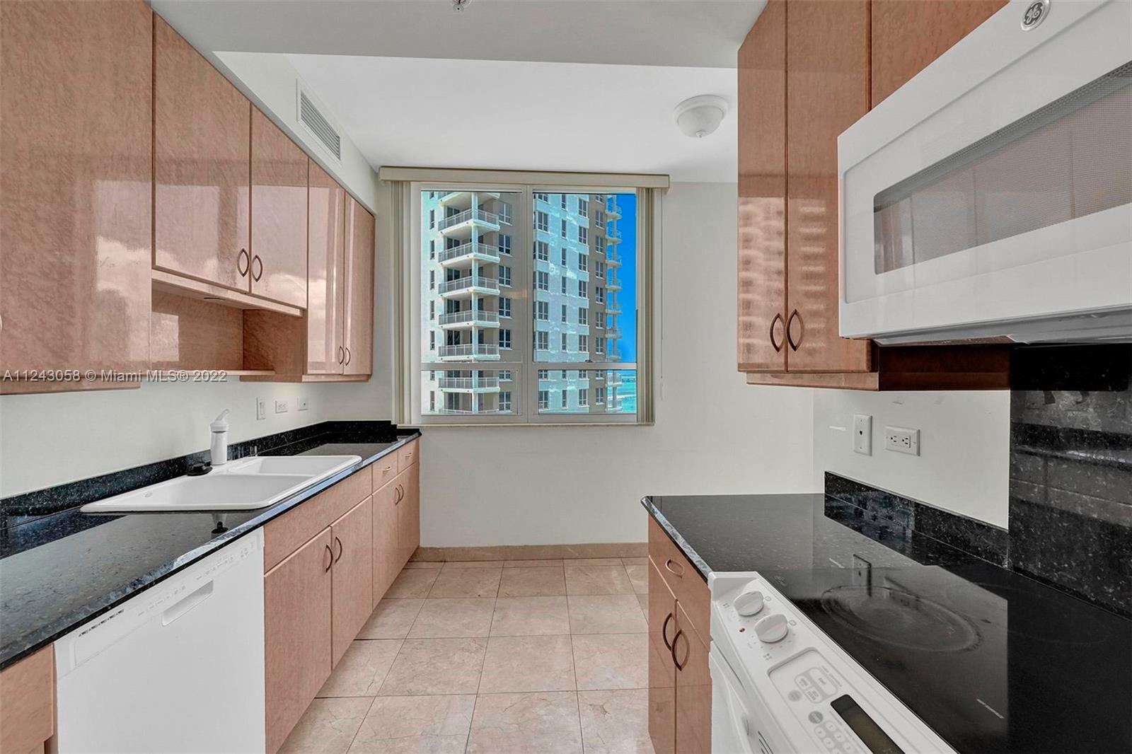 image Courts Brickell Key13