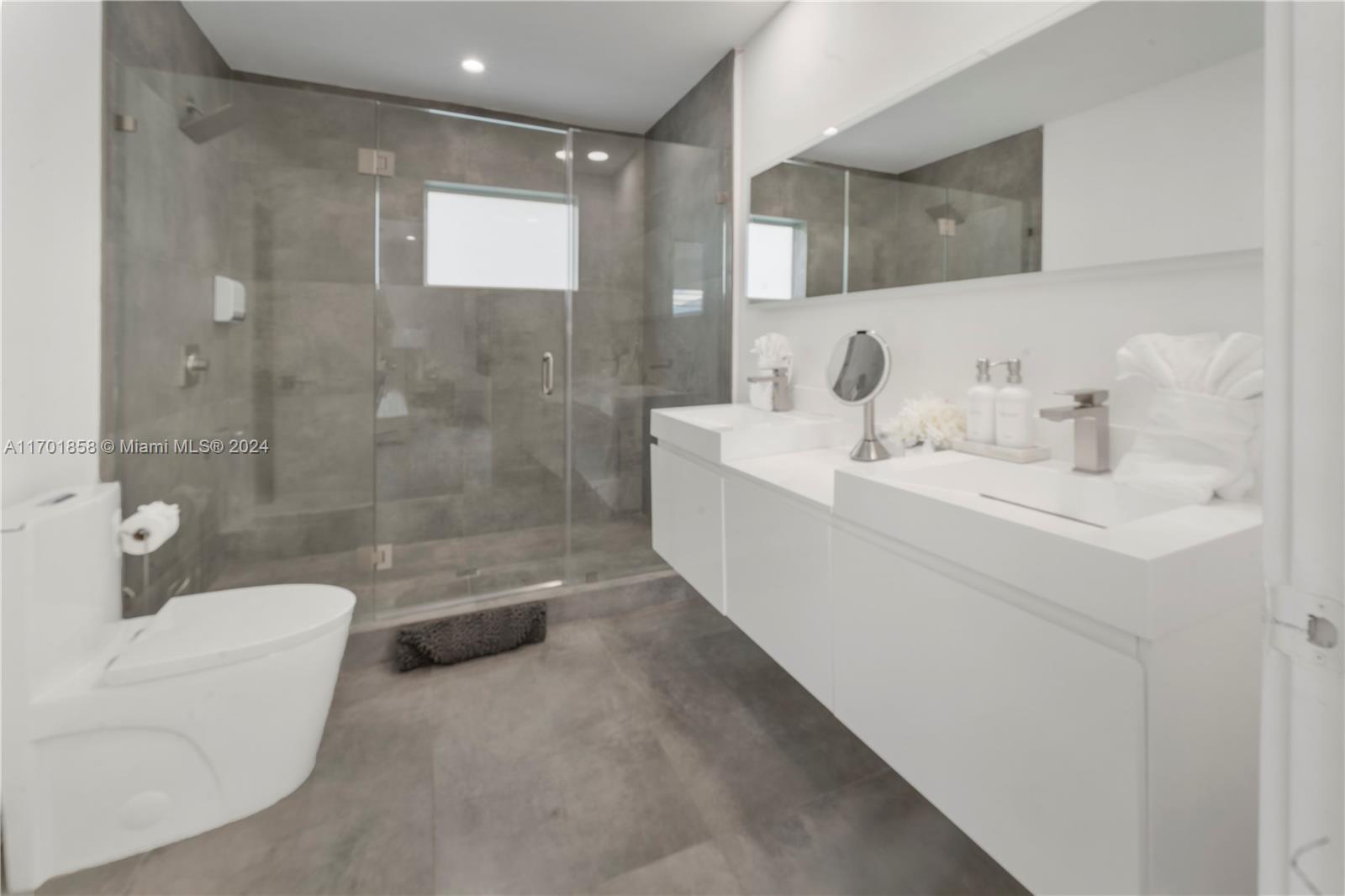 7525 Buccaneer Ave North Bay Village, FL 33141