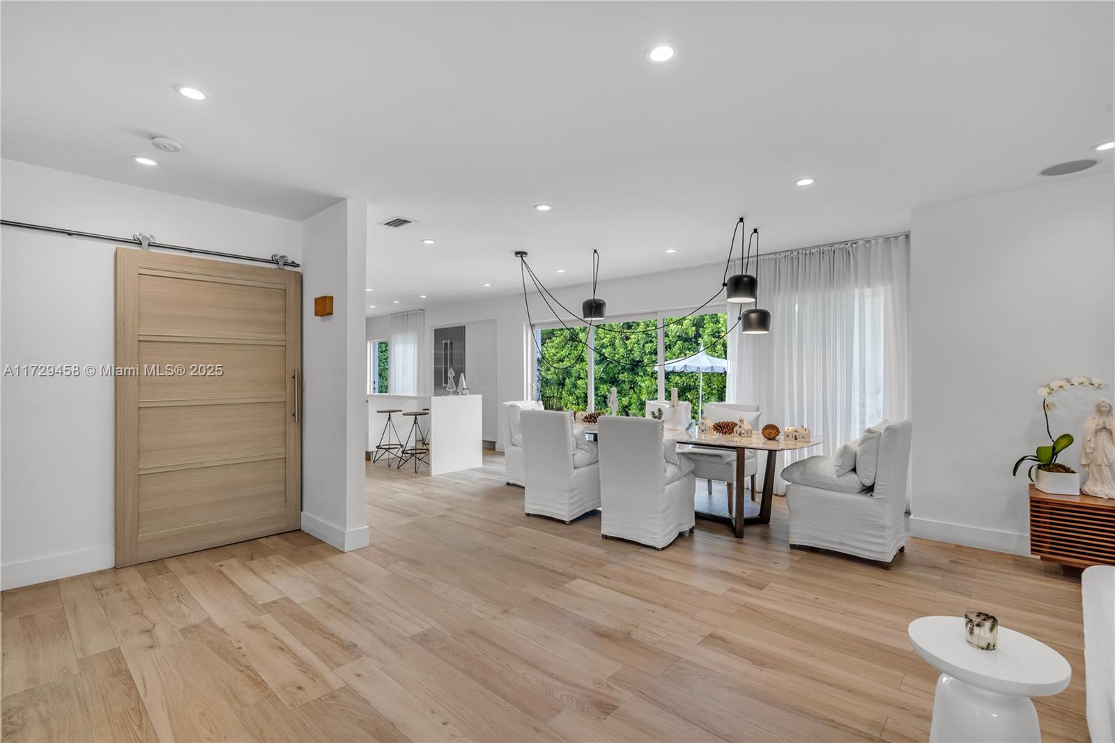 290 E Shore Dr E Miami, FL 33133