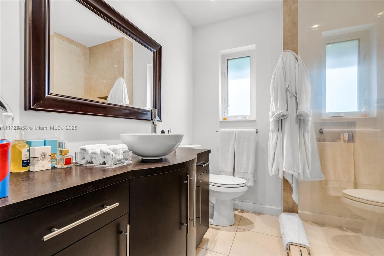 290 E Shore Dr E Miami, FL 33133