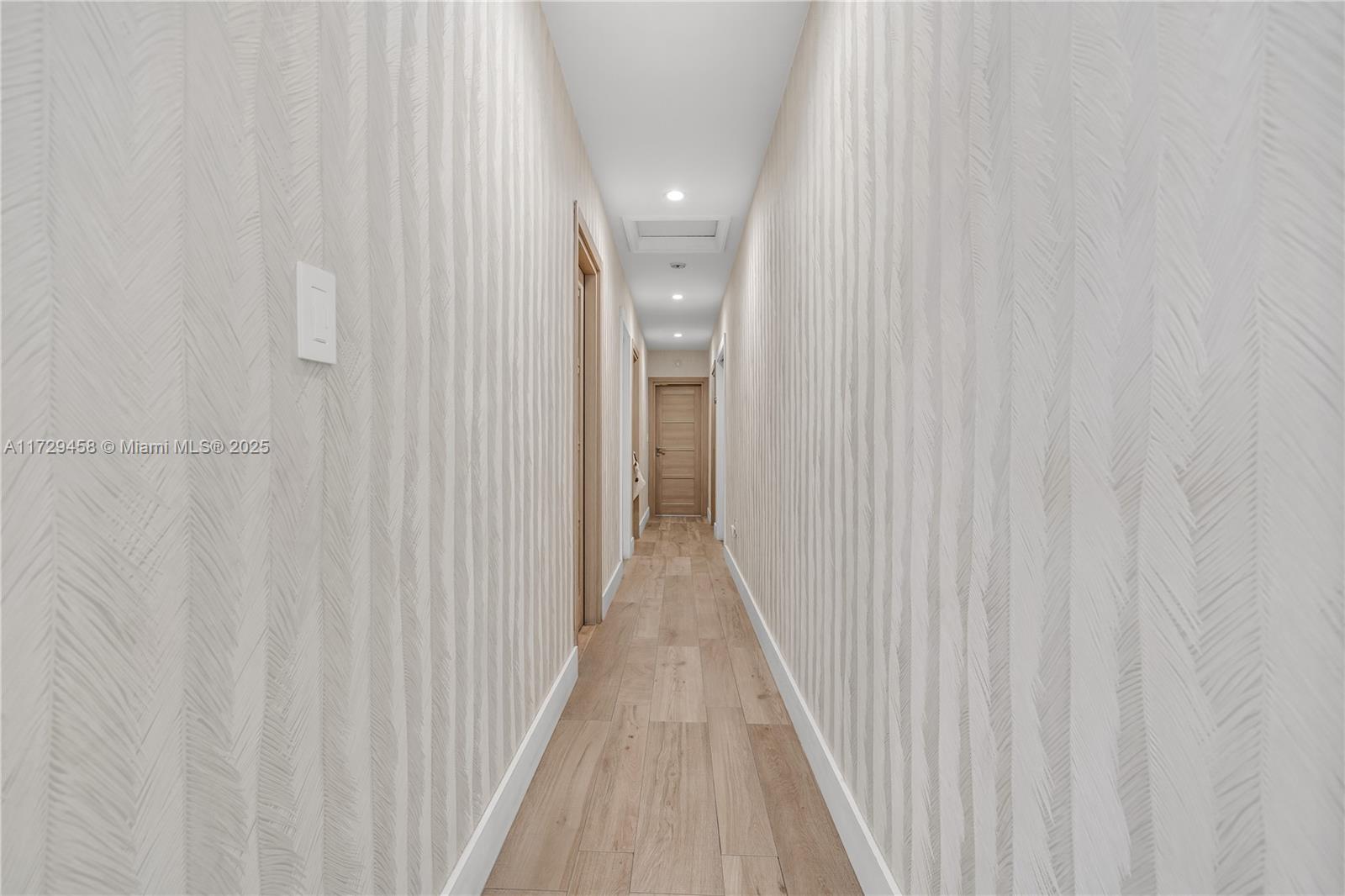 290 E Shore Dr E Miami, FL 33133