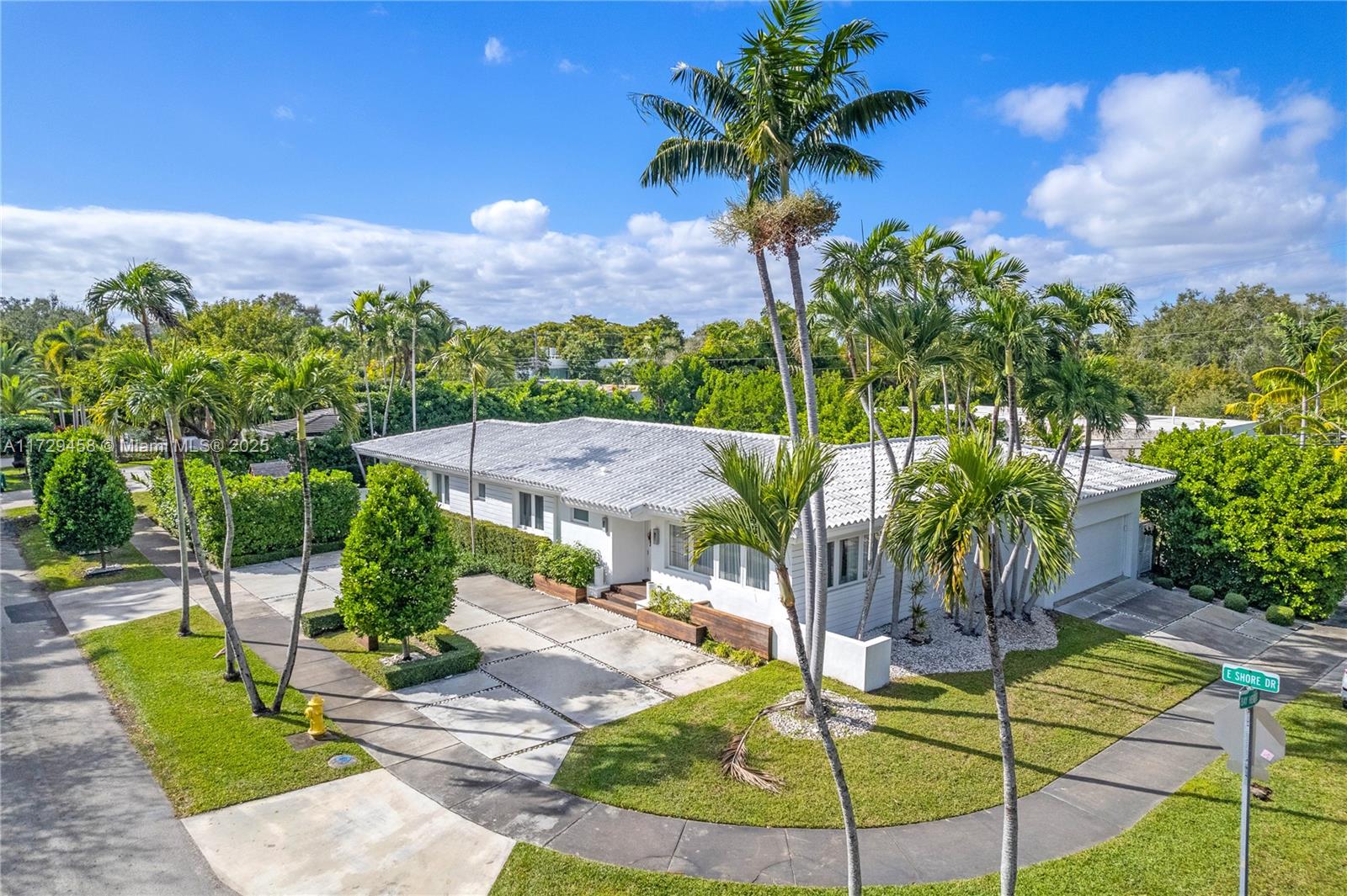 290 E Shore Dr E Miami, FL 33133