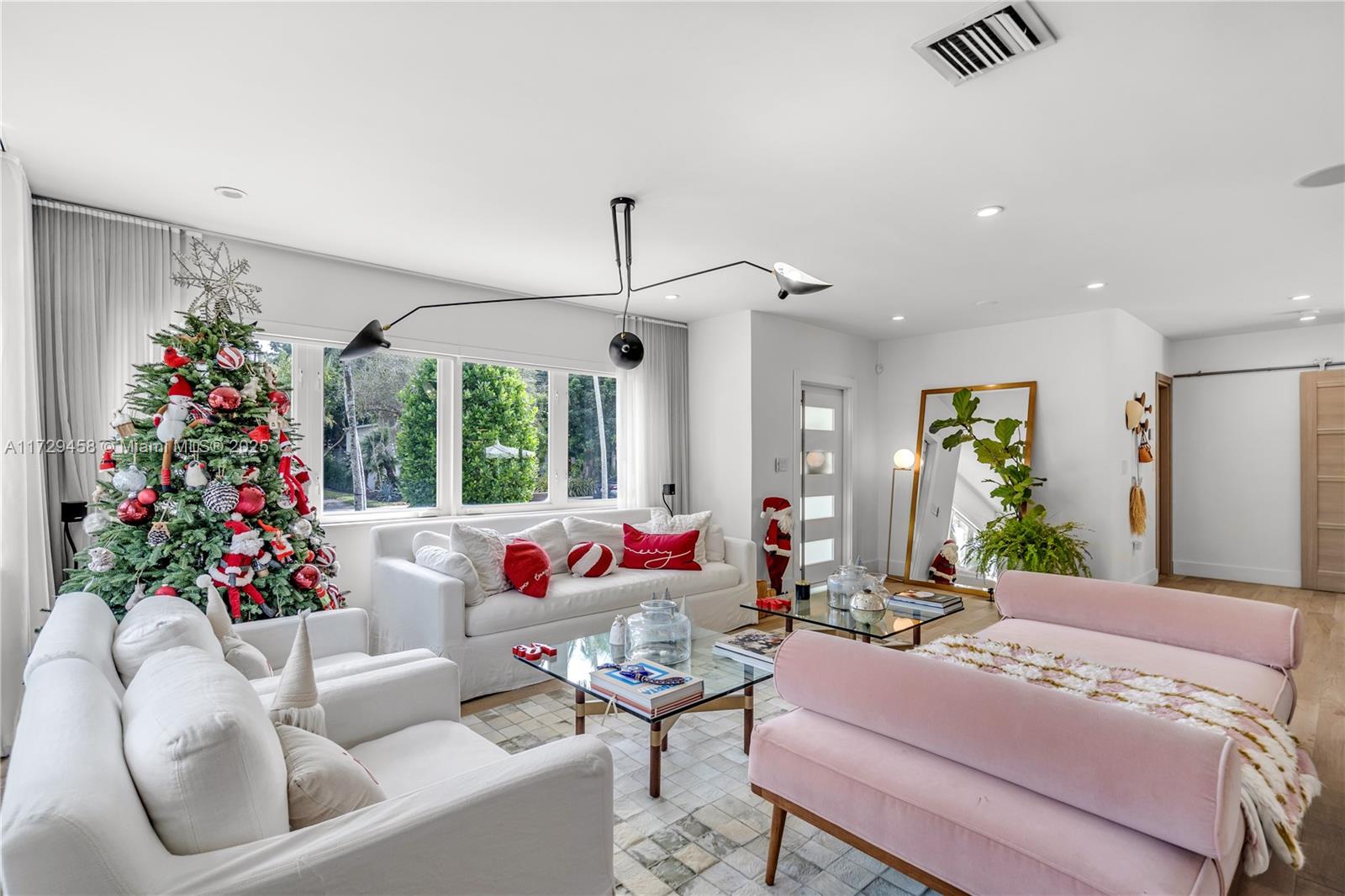 290 E Shore Dr E Miami, FL 33133