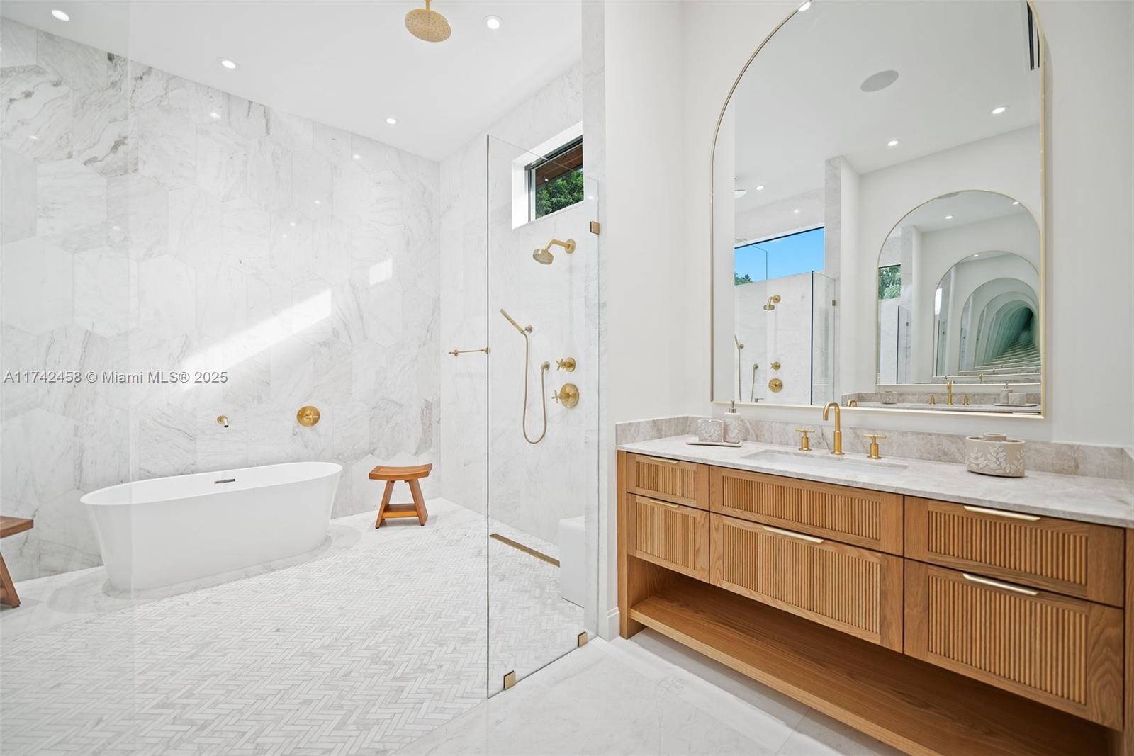 7775 SW 72nd Ave Miami, FL 33143