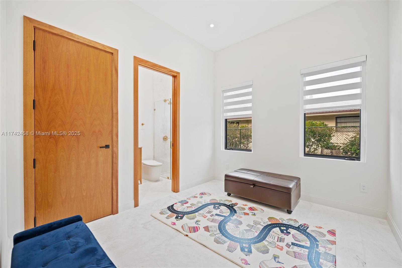 7775 SW 72nd Ave Miami, FL 33143