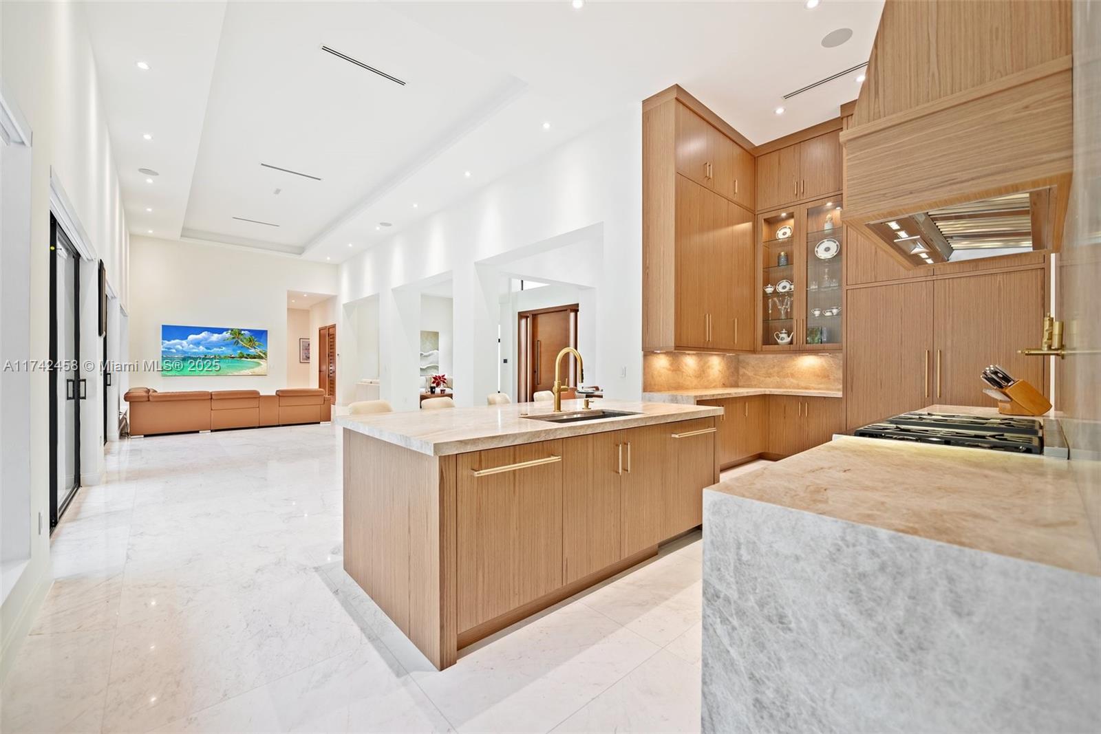 7775 SW 72nd Ave Miami, FL 33143