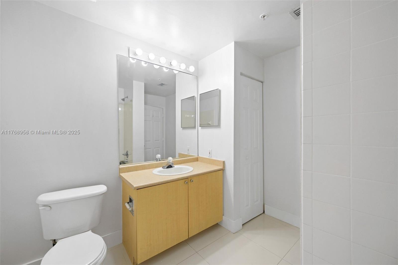 1900 Van Buren St #106B,Hollywood, FL 33020