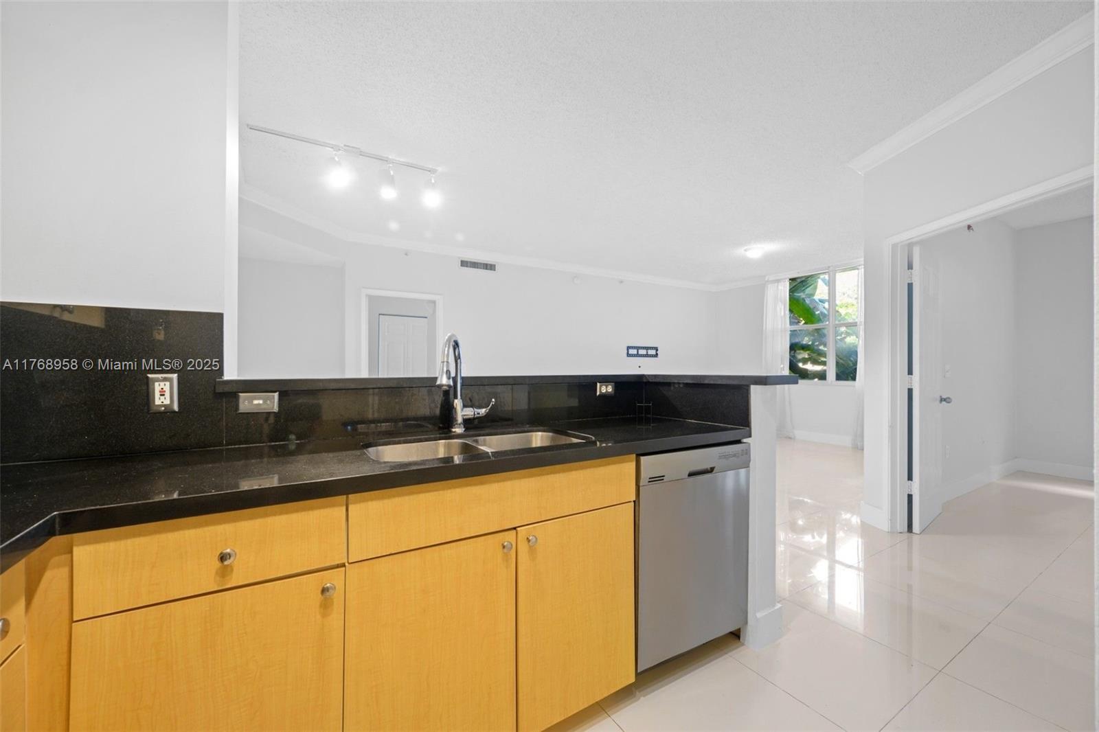 1900 Van Buren St #106B,Hollywood, FL 33020