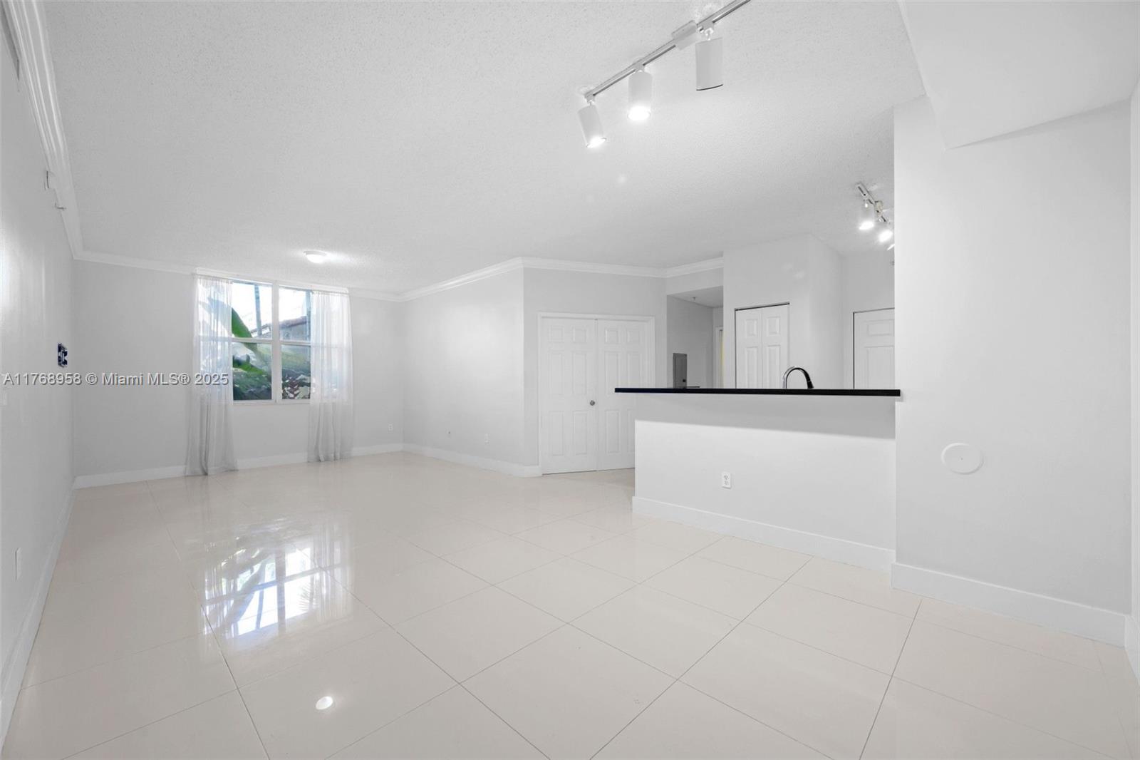 1900 Van Buren St #106B,Hollywood, FL 33020