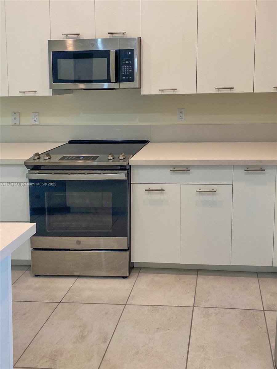 8301 NW 41st St #B107,Doral, FL 33166