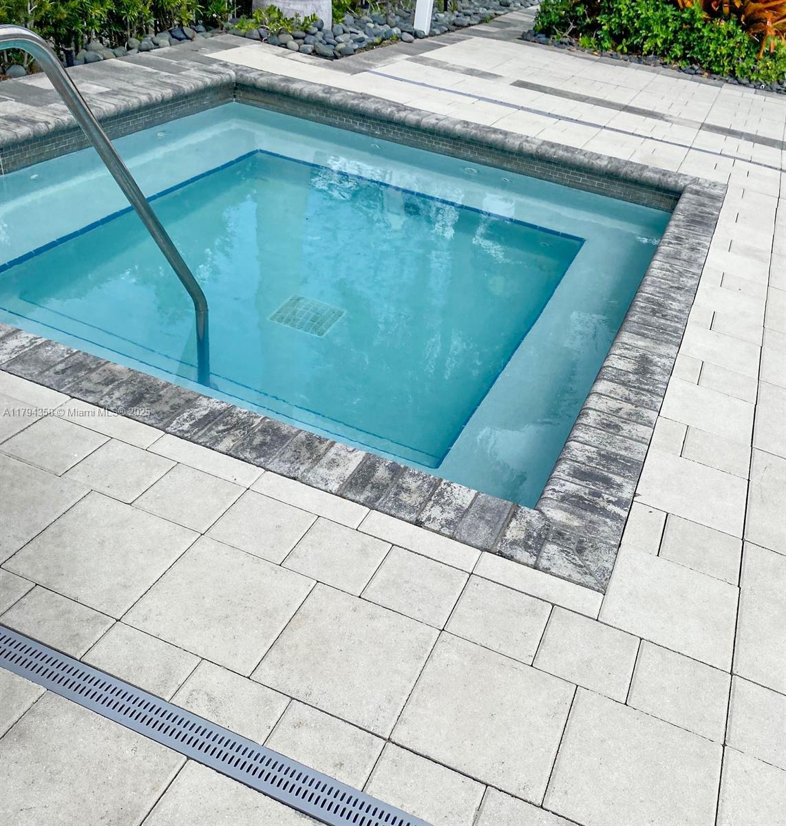 8301 NW 41st St #B107,Doral, FL 33166