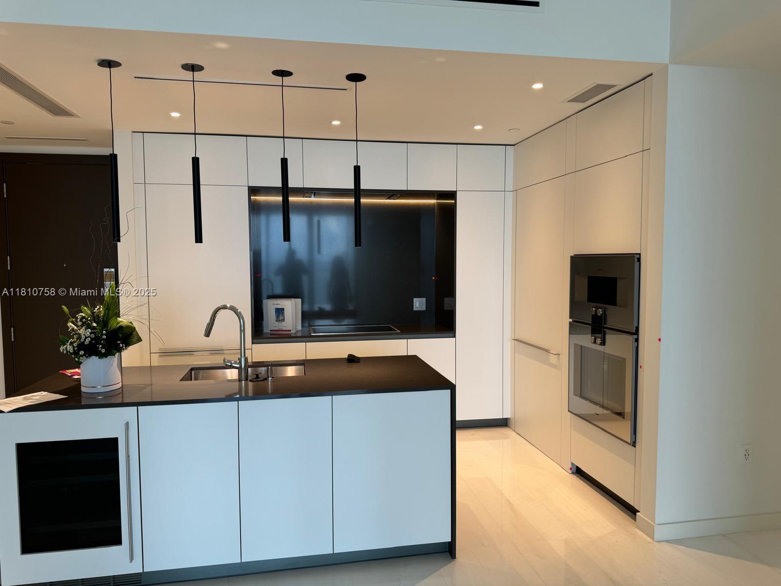 image Aston Martin Residences10