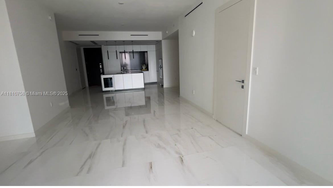 image Aston Martin Residences11