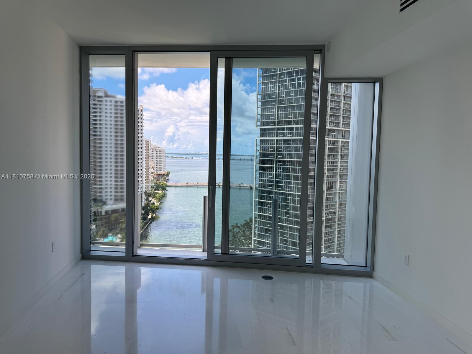 image Aston Martin Residences14