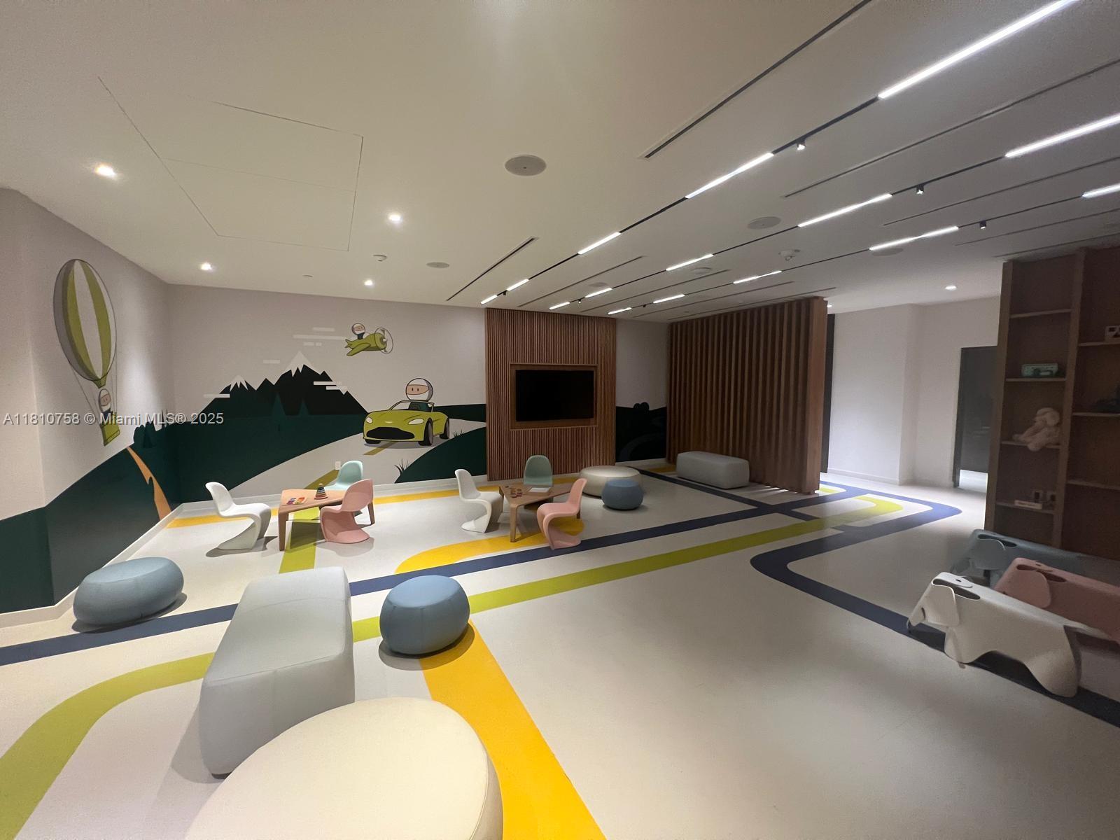 image Aston Martin Residences25