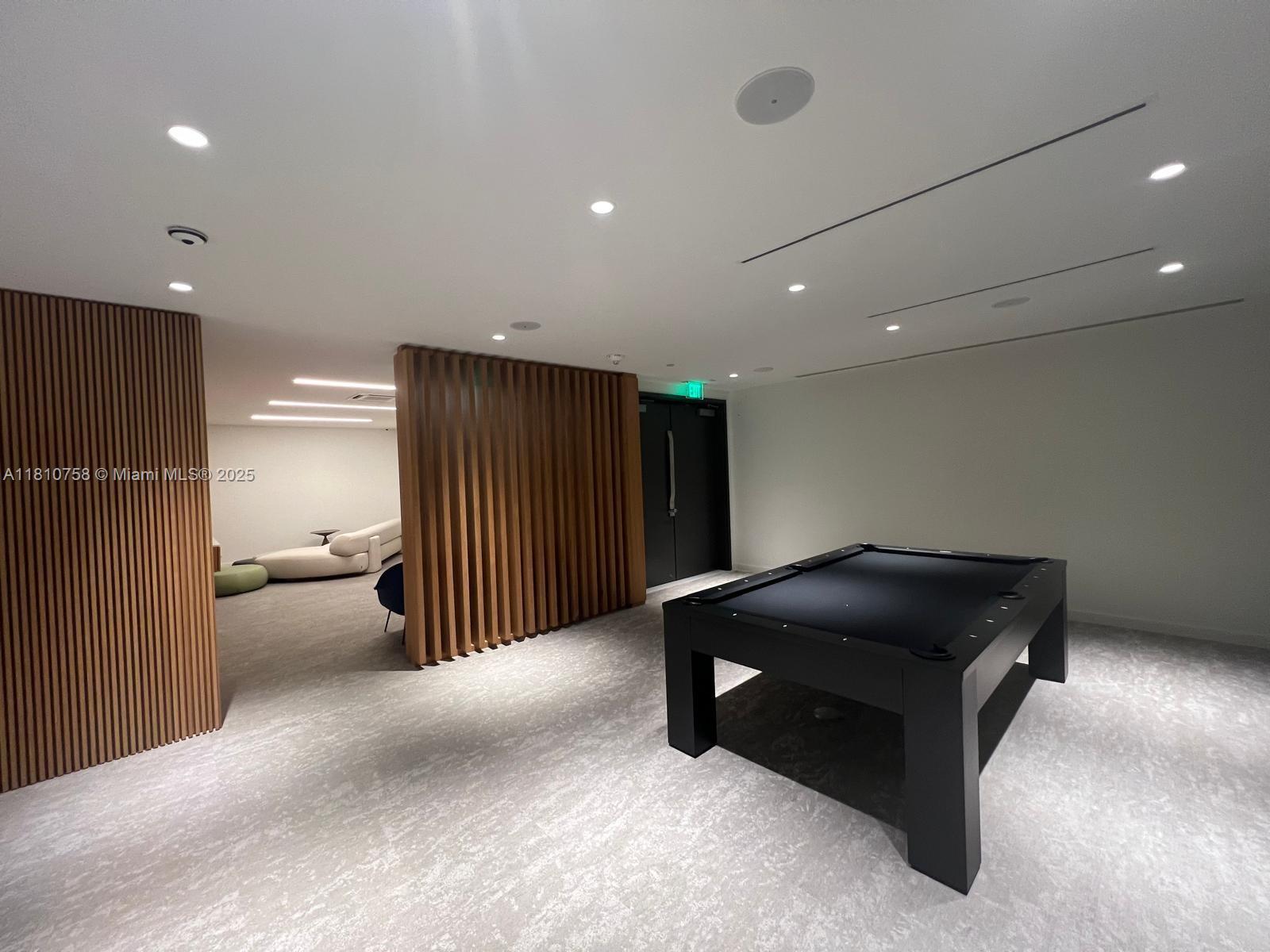 image Aston Martin Residences27