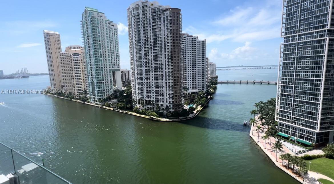 image Aston Martin Residences2