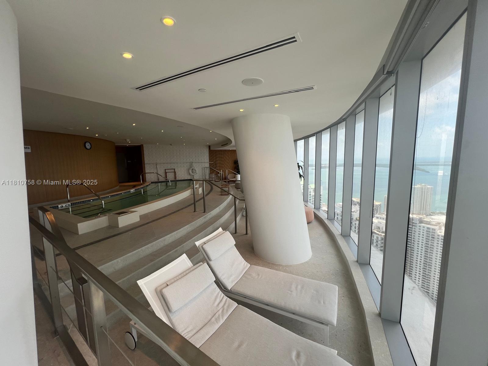 image Aston Martin Residences34