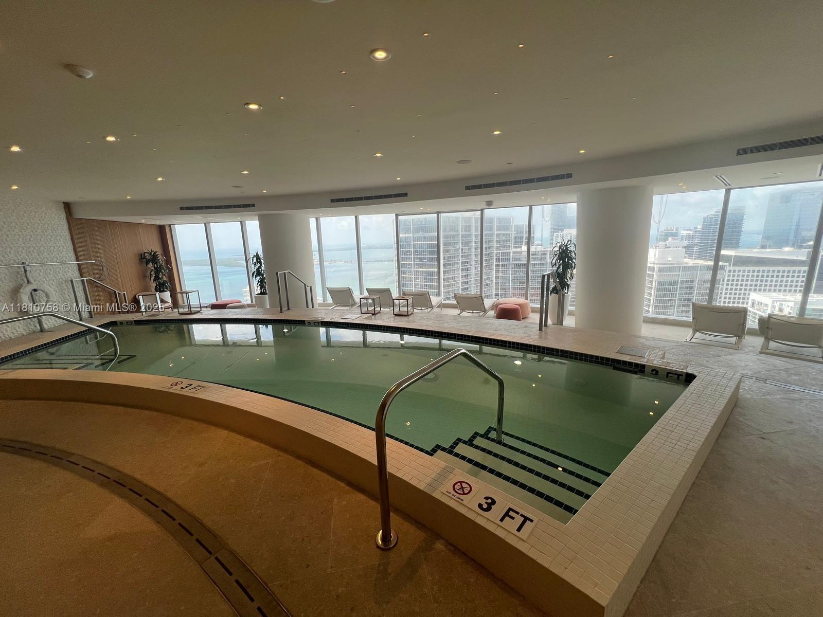 image Aston Martin Residences36