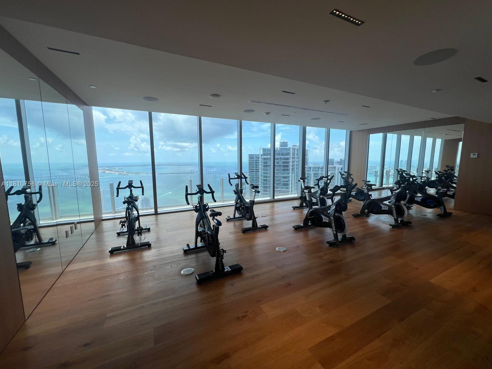 image Aston Martin Residences39