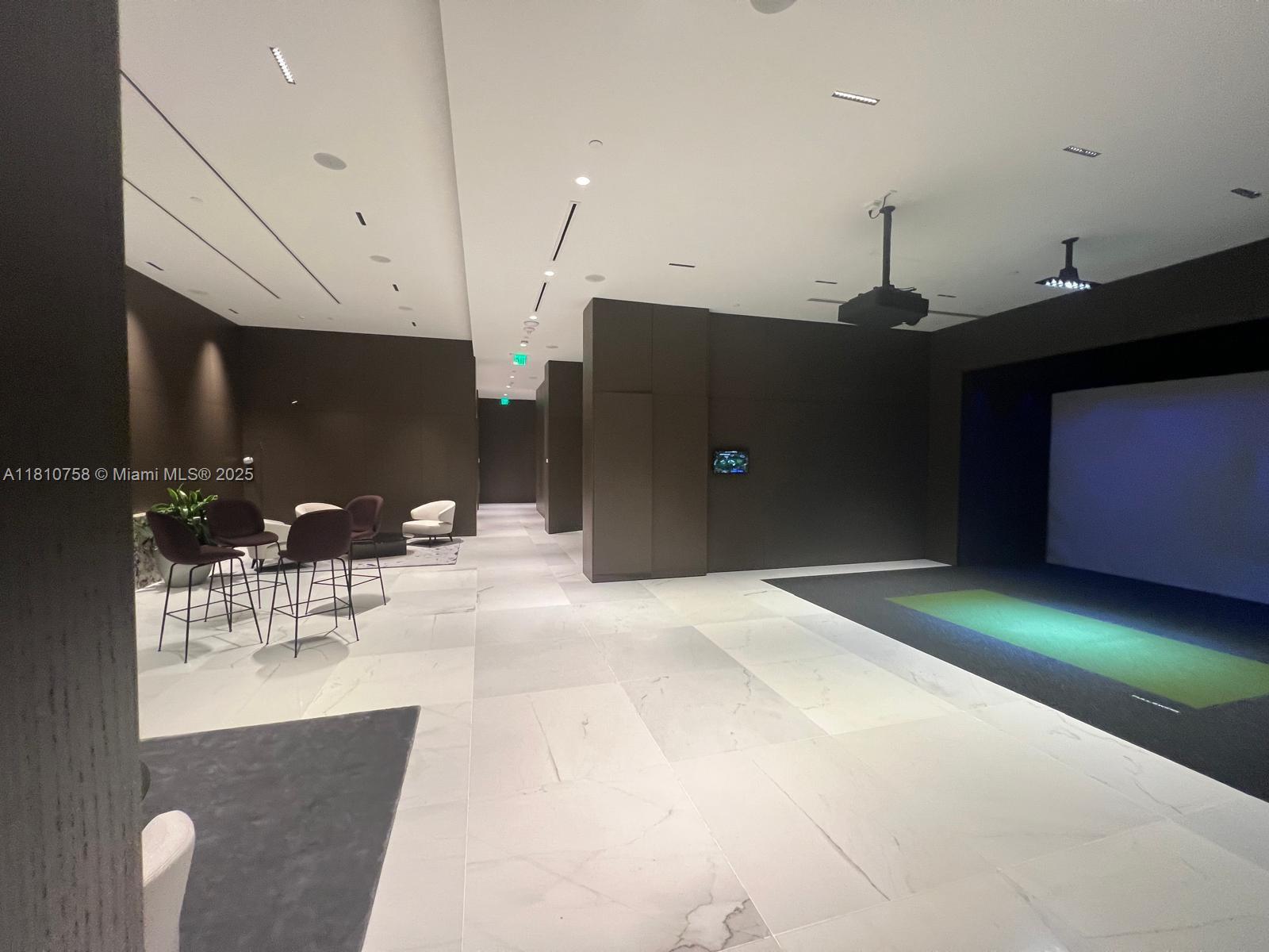 image Aston Martin Residences43