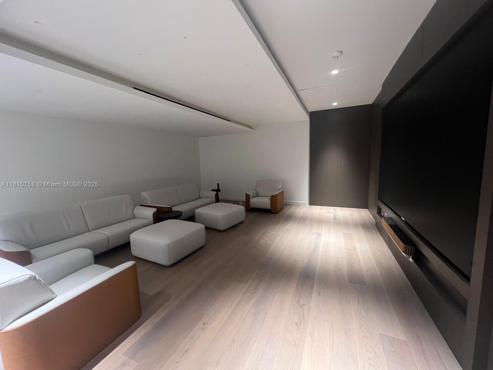 image Aston Martin Residences46