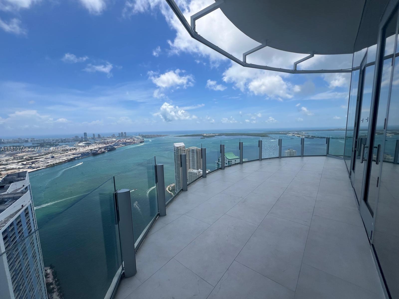 image Aston Martin Residences49
