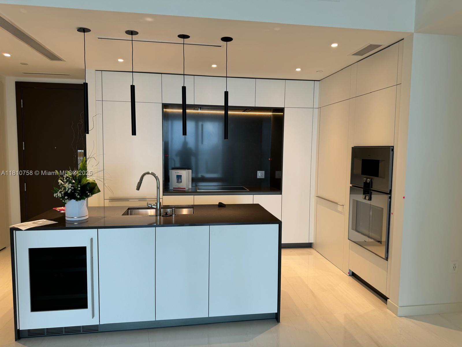 image Aston Martin Residences7